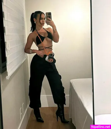 Larissa Santos 13 OnlyFans Thumbnail #7w6oRaqTwv