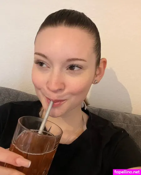 Larissa Sweet OnlyFans Thumbnail #KzCUwg54J5