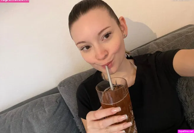 Larissa Sweet Main Profile Photo