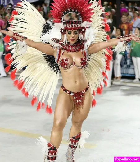 Larissa Tomasia OnlyFans Thumbnail #CArmoOIJCO