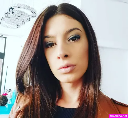 Larissa Ts OnlyFans Thumbnail #ZcA4X6vg12