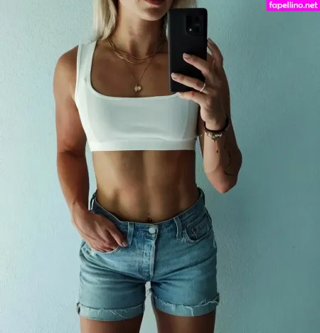 Larissa Van Meerten OnlyFans Thumbnail #taqcB0gF2c