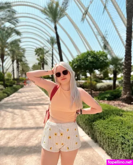 Larissa Zeeuwe OnlyFans Thumbnail #UK4XYciriS