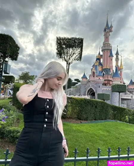 Larissa Zeeuwe OnlyFans Thumbnail #w27dVxWOPH