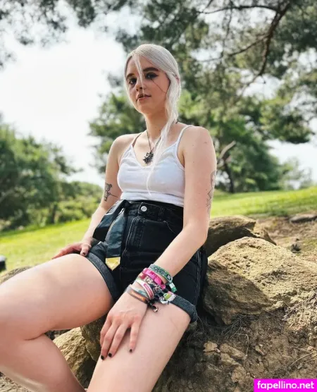 Larissa Zeeuwe OnlyFans Thumbnail #xqf3hcsBy2