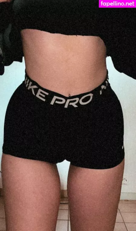 Larissaxadventures OnlyFans Thumbnail #9xX9NlacIS