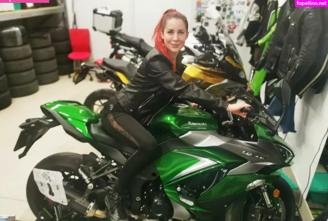 Larraphoenix OnlyFans Thumbnail #BXGwjKteKB