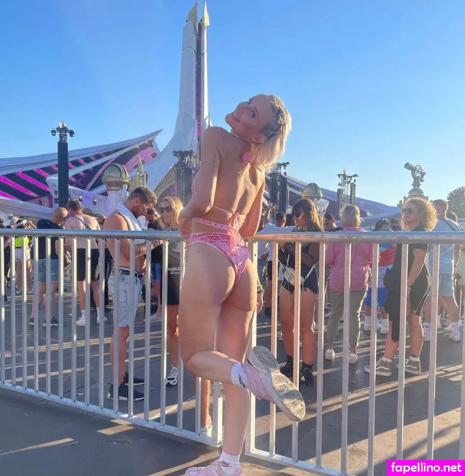 laraflamez, larrita_ Nude Leaked OnlyFans Photo #UwibBehfrR