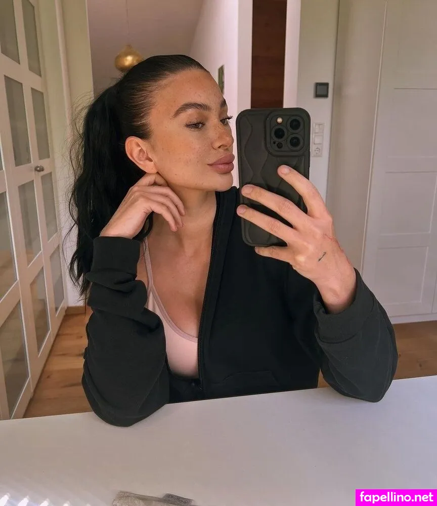 larissaoellinger, larryline Nude Leaked OnlyFans Photo #uXWWlgAzLm