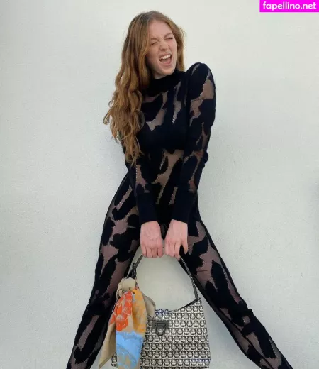 Larsen Thompson OnlyFans Thumbnail #cOaJIz1rHx