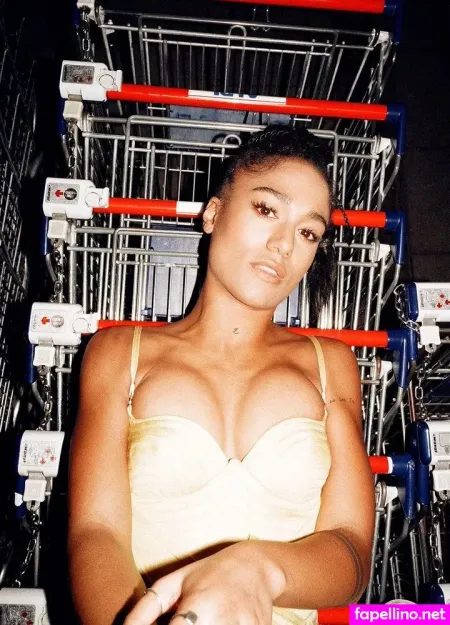 Larypoppins Lary OnlyFans Thumbnail #9SYvKnEOYp