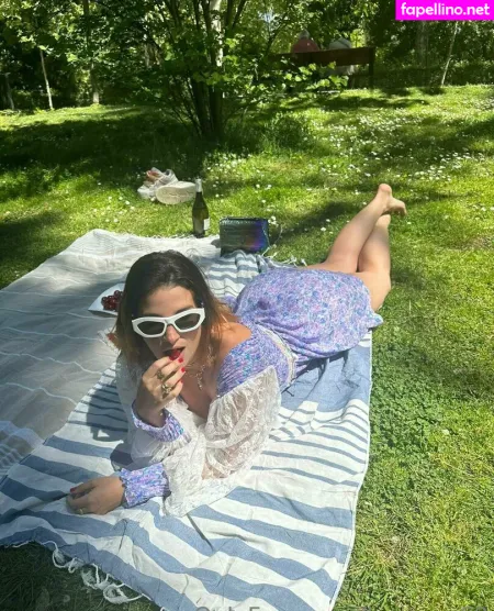 Lasirena69 1 OnlyFans Thumbnail #uk2ZMcPbaK