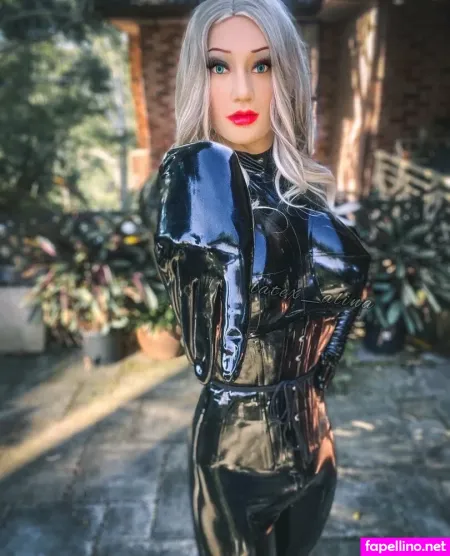 Latex Alina OnlyFans Thumbnail #oWkPLkGCin
