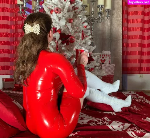 Latex Lady OnlyFans Thumbnail #j65bY2ZCGQ