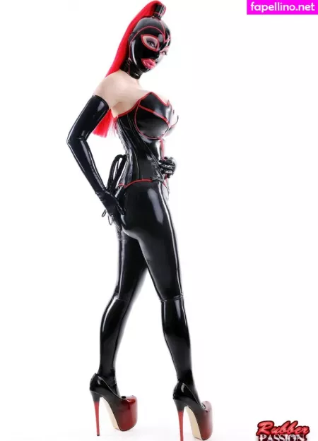 Latex Lucy OnlyFans Thumbnail #BBPbJ42bSD