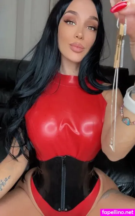 Latex Temptress OnlyFans Thumbnail #9Y4EUOgdUS