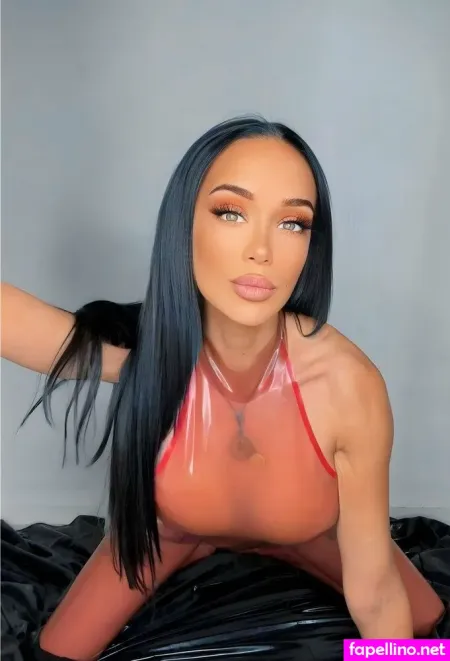 Latex Temptress OnlyFans Thumbnail #qopzpSvfJS