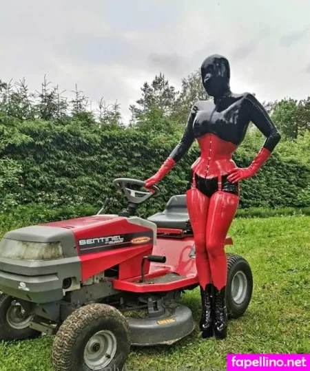 Latexbarbie Mary OnlyFans Thumbnail #5MSzf3Ip0p