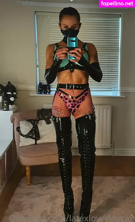 Latexloverlaura2 OnlyFans Thumbnail #VVeBirunzd