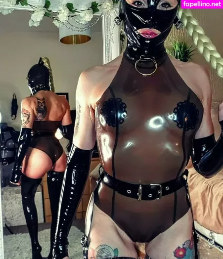 Latexloverlaura2 OnlyFans Thumbnail #mzeGiQoi0G