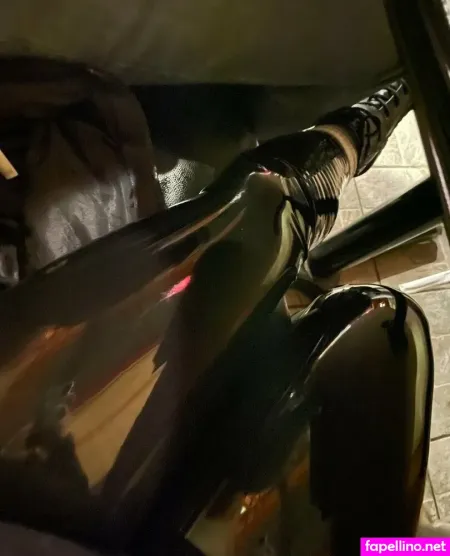 Latexlovey OnlyFans Thumbnail #whlsSTSWlG