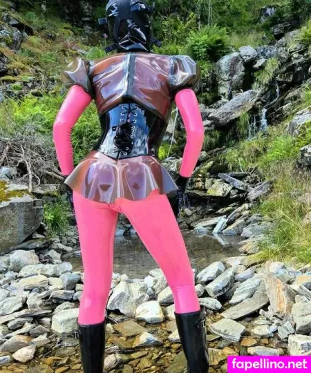Latexlovinglady OnlyFans Thumbnail #slDGzcGwmn