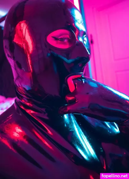 Latexluciadoll OnlyFans Thumbnail #4tkE5o5amb