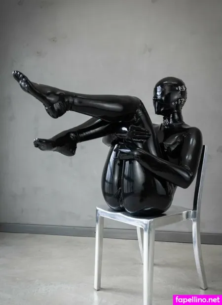 Latexnchillfree 4 OnlyFans Thumbnail #fhKzDD3OUC
