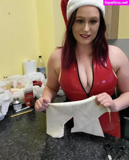 Latexnikki12 OnlyFans Thumbnail #LLXwrNwioX