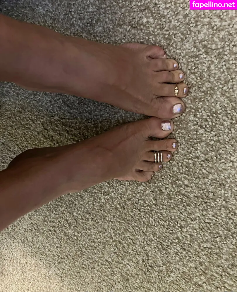 fnaffoxy69, latinafoxy69 Nude Leaked OnlyFans Photo #48b5qotLeg