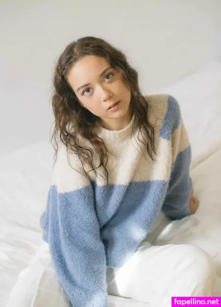 Laufey Lin OnlyFans Thumbnail #1XrFS02sua