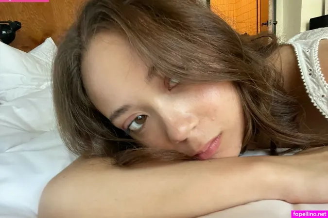 Laufey Lin OnlyFans Thumbnail #8VBJAVjiTL