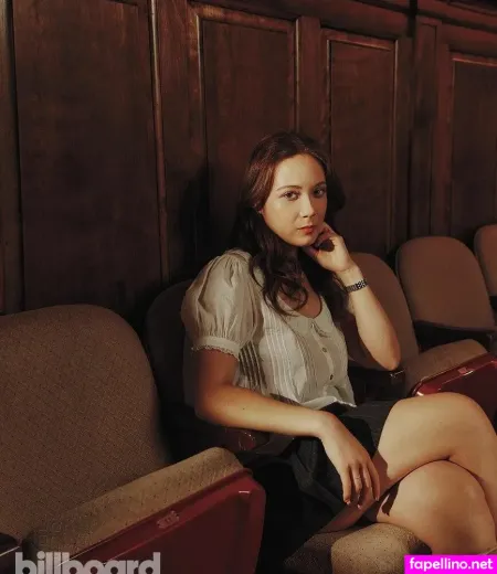 Laufey Lin OnlyFans Thumbnail #hOJgHmGCSe