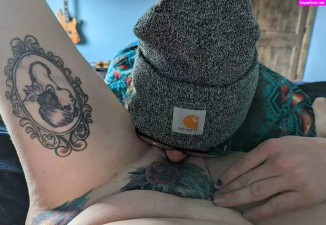 Laur Zombi OnlyFans Thumbnail #MV1SG9rUls