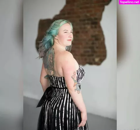 Laur Zombi OnlyFans Thumbnail #hlubKECFR3