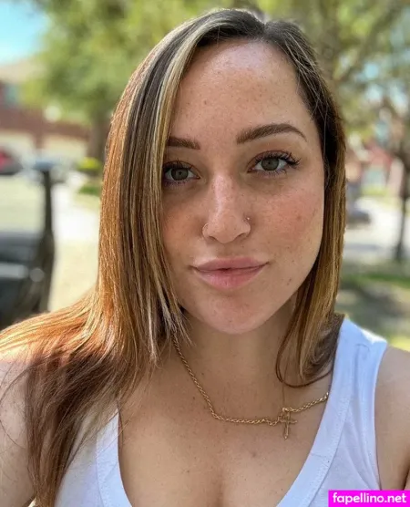 Laur OnlyFans Thumbnail #2day6uJBA5