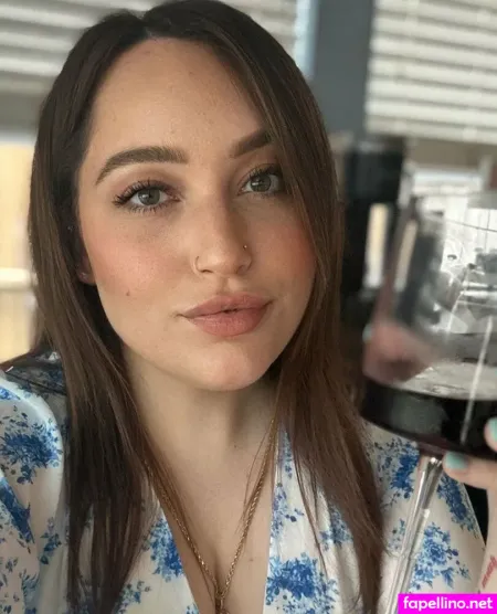 Laur OnlyFans Thumbnail #UmzBiNQ5RY