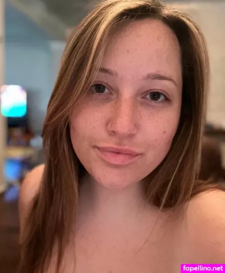 Laur OnlyFans Thumbnail #V4x1BEARUR