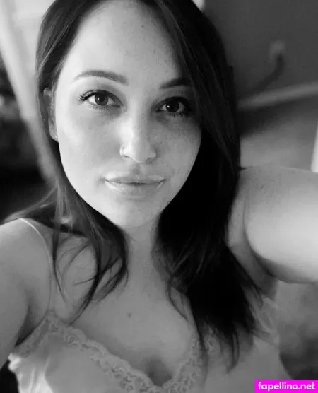 Laur OnlyFans Thumbnail #s264F5nZS9