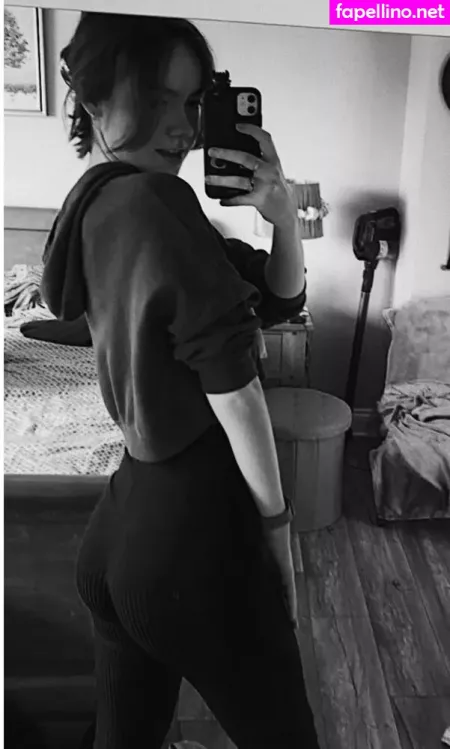 Laura Anne OnlyFans Thumbnail #R0X7pBoh7H