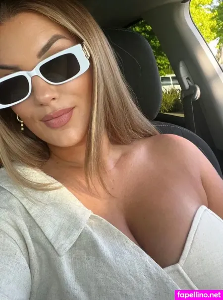 Laura Augustin OnlyFans Thumbnail #Wn7sPNIaqn