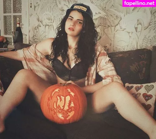 Laura Badler OnlyFans Thumbnail #ZTamrZzOeQ