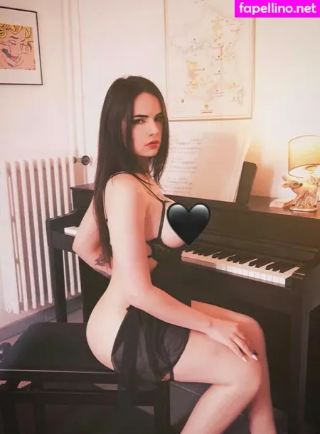 Laura Badler OnlyFans Thumbnail #bLQ2QRm78B