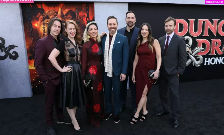 Laura Bailey OnlyFans Thumbnail #F8HbK1L1b0