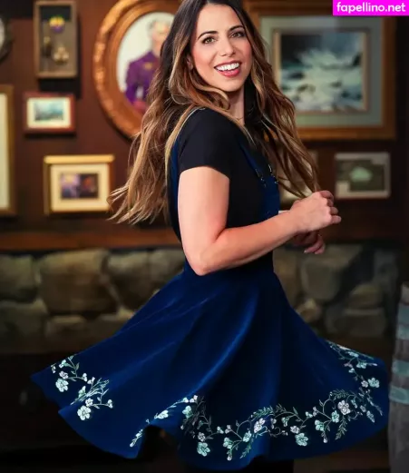 Laura Bailey OnlyFans Thumbnail #SrdsVEHlon