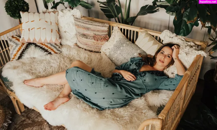 Laura Bailey OnlyFans Thumbnail #St3mqwsFxC