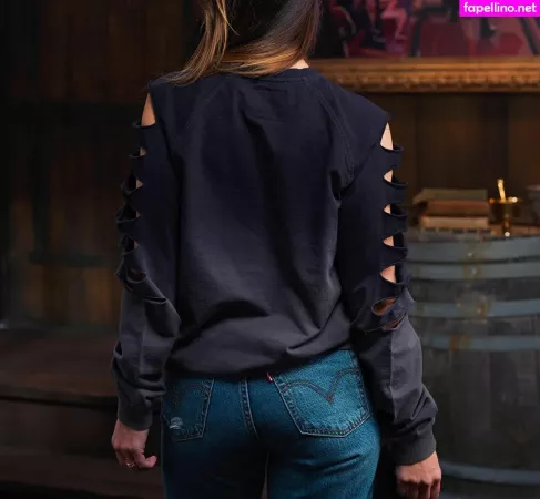 Laura Bailey OnlyFans Thumbnail #dEDAE2tFkU