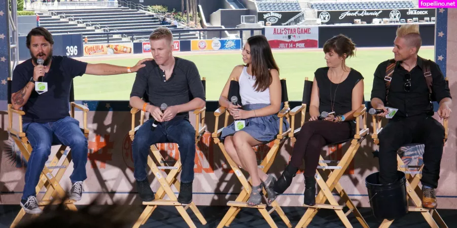 Laura Bailey OnlyFans Thumbnail #oxCWkFp8N6