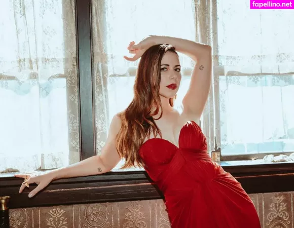 Laura Bailey OnlyFans Thumbnail #y4xfNEMr9T