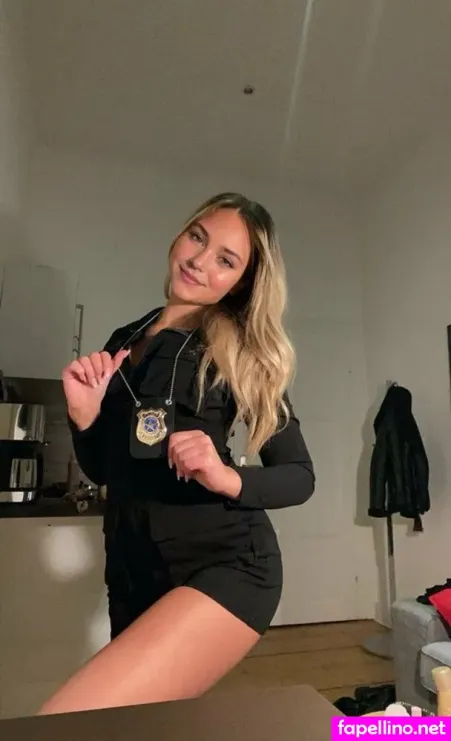 Laura Bauer 3 OnlyFans Thumbnail #NU1012gTZ3